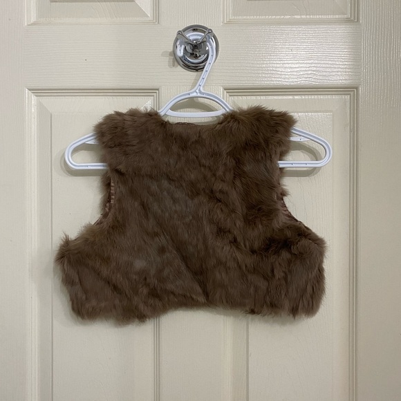 3/$20 Faux Fur Vest - Picture 2 of 2